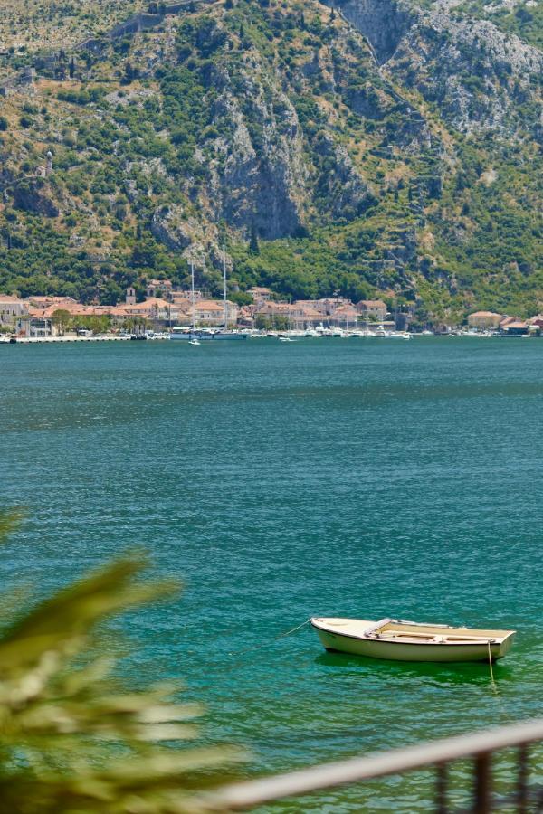 Apartment Aura With Sea View Kotor Exterior foto